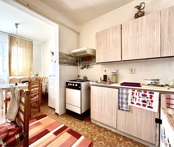 Eladó panellakás, Hatvanban 9.5 M Ft, 2 szobás