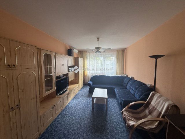 Eladó panellakás, Tatabányán 37.5 M Ft, 2 szobás