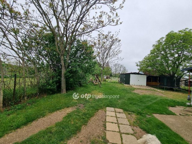 Eladó családi ház, Nemesszalókon 49.9 M Ft, 6 szobás