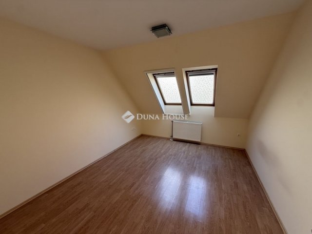 Kiadó téglalakás, albérlet, Kecskeméten 180 E Ft / hó