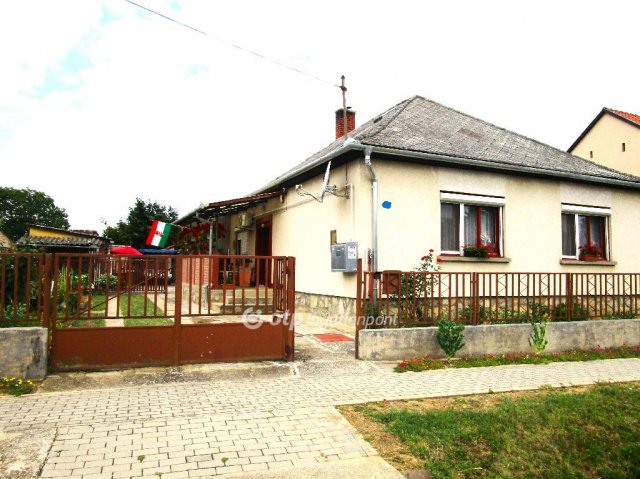 Eladó családi ház, Taszáron 54.9 M Ft, 2+1 szobás