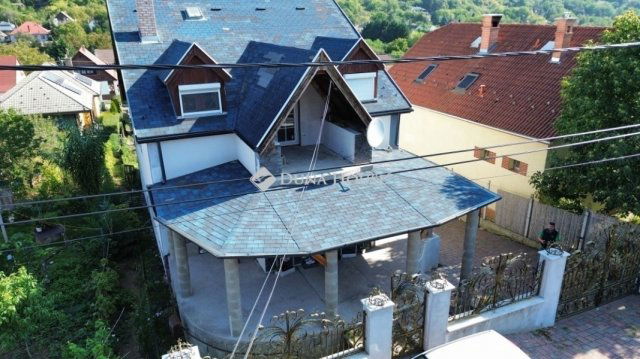 Eladó családi ház, Gödöllőn 165 M Ft, 8 szobás