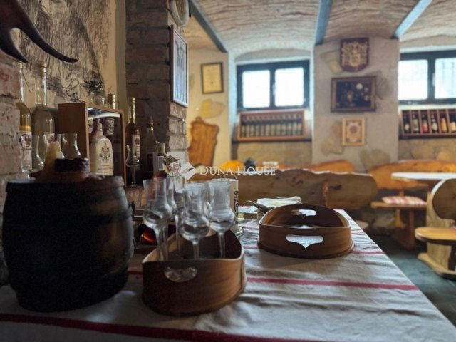 Eladó családi ház, Kaposváron 250 M Ft, 5 szobás