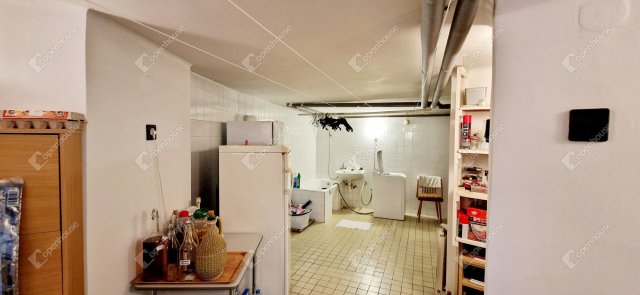 Eladó családi ház, Miskolcon 122 M Ft, 6+1 szobás