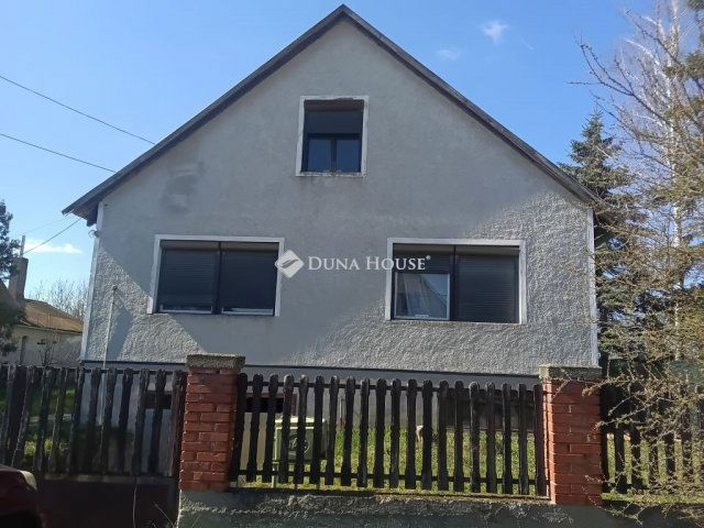 Eladó családi ház, Berhidán 39.98 M Ft, 3 szobás
