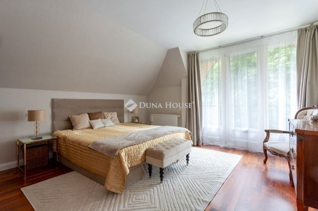 Eladó családi ház, Budapesten, II. kerületben 294.9 M Ft