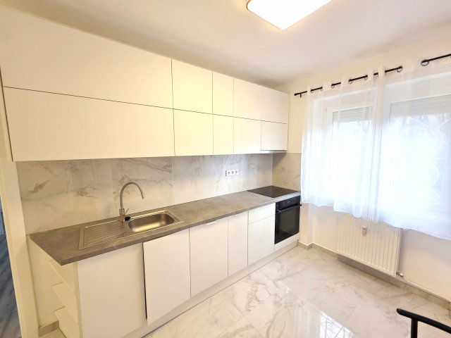 Eladó téglalakás, Dunaújvárosban 43.9 M Ft, 2 szobás