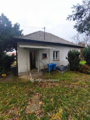 Eladó családi ház, Tiszatarjánban 11 M Ft, 1 szobás