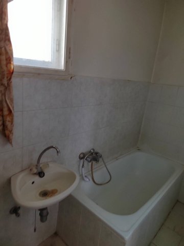 Eladó családi ház, Kaposváron 18 M Ft, 2 szobás