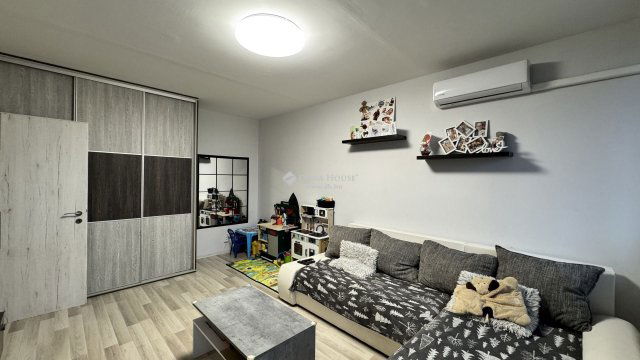 Eladó panellakás, Nyíregyházán 42.85 M Ft, 2 szobás