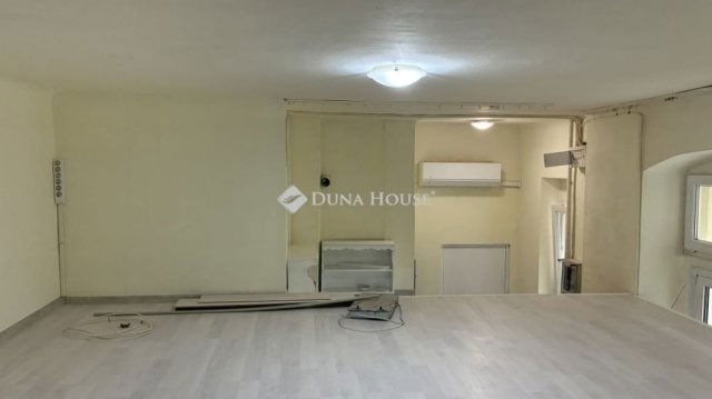 Eladó téglalakás, Budapesten, VIII. kerületben 45 M Ft, 2 szobás