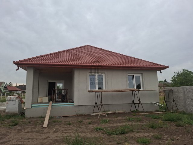 Eladó családi ház, Albertirsán 119.9 M Ft, 4 szobás