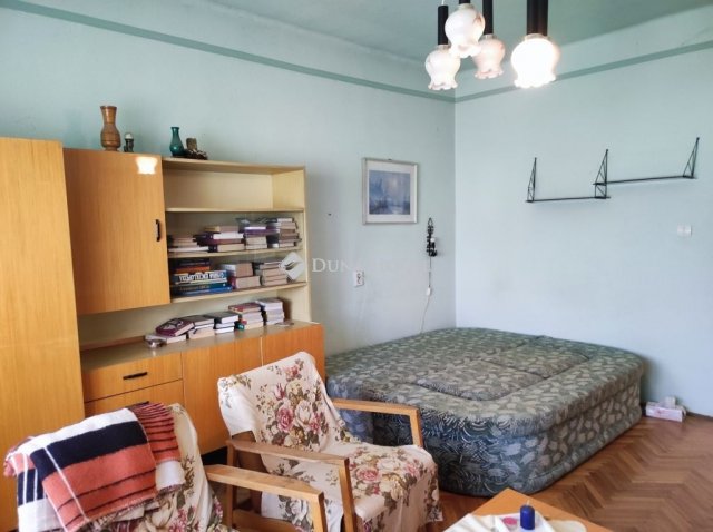 Eladó családi ház, Törökbálinton 49 M Ft, 2 szobás