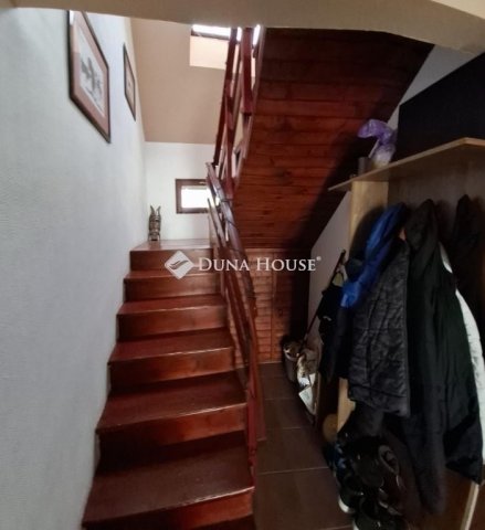 Eladó családi ház, Vecsésen 149.999 M Ft, 5 szobás