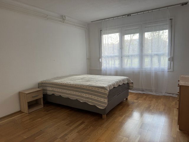 Eladó téglalakás, Balatonalmádiban 38.5 M Ft, 1 szobás