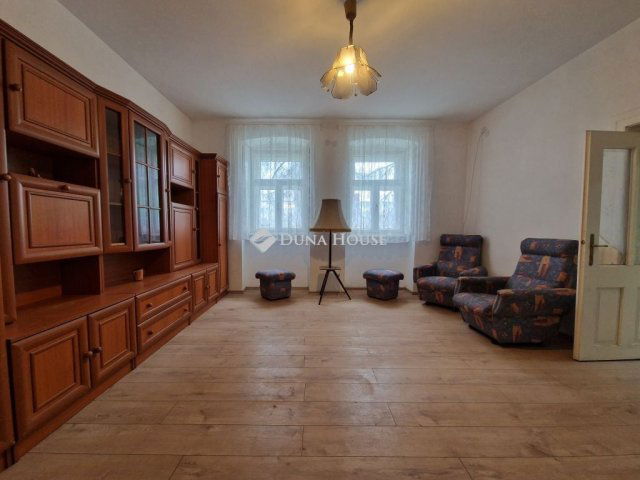 Eladó családi ház, Tataházán 9.5 M Ft, 3 szobás