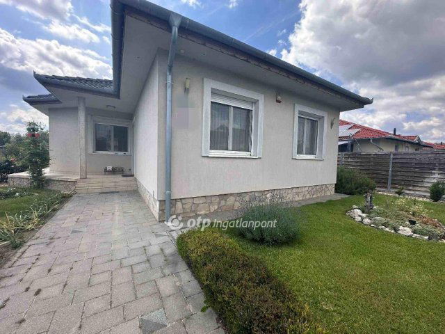 Eladó családi ház, Dunavarsányban 155 M Ft, 5 szobás