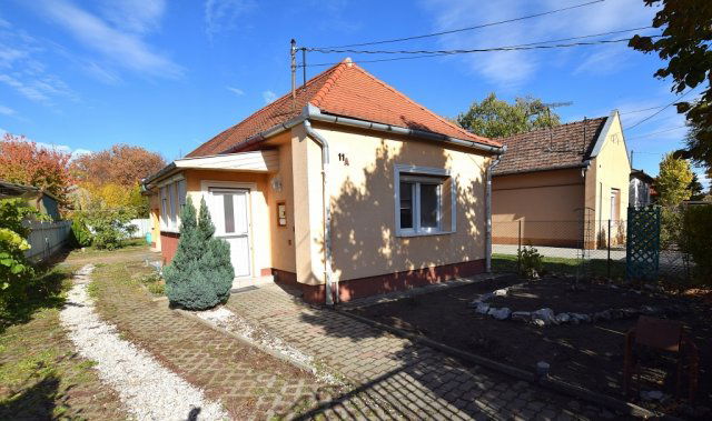 Eladó családi ház, Debrecenben 69 M Ft, 1+2 szobás