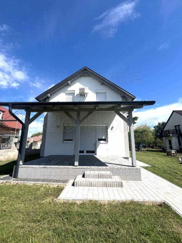 Eladó nyaraló, Balatonkeresztúron 99.4 M Ft, 8+1 szobás