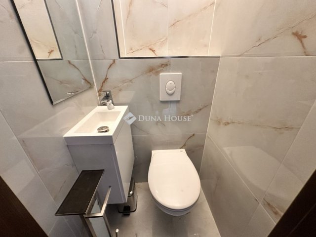 Eladó családi ház, Zalaegerszegen 149 M Ft, 7 szobás