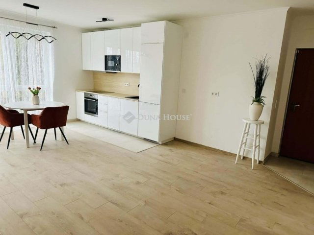 Eladó téglalakás, Budapesten, XVI. kerületben 99.9 M Ft