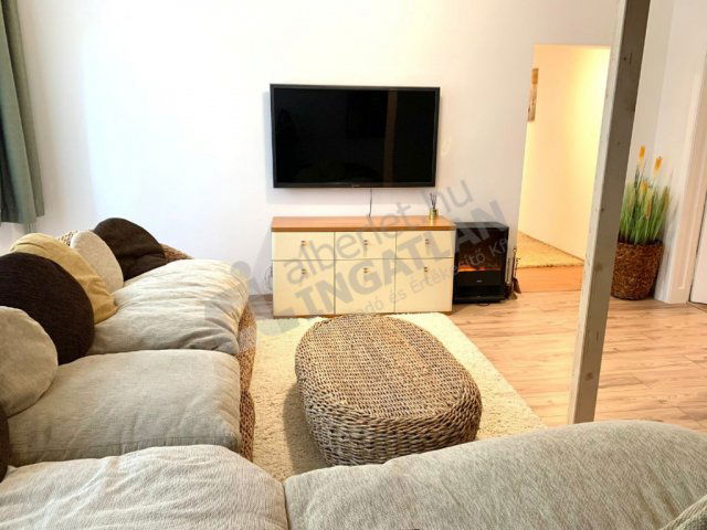 Kiadó téglalakás, albérlet, VII. kerületben, Huszár utcában