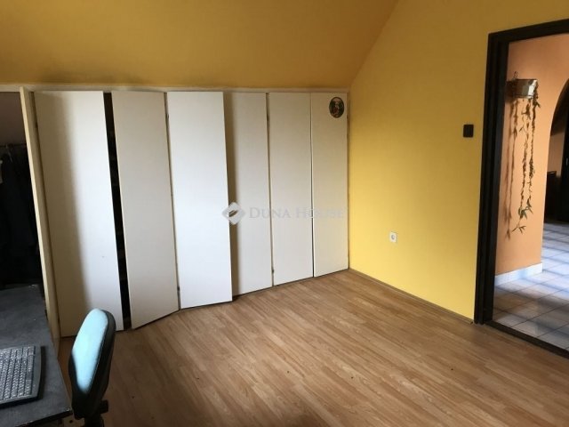 Eladó családi ház, Iszkaszentgyörgyön 83.9 M Ft, 5 szobás