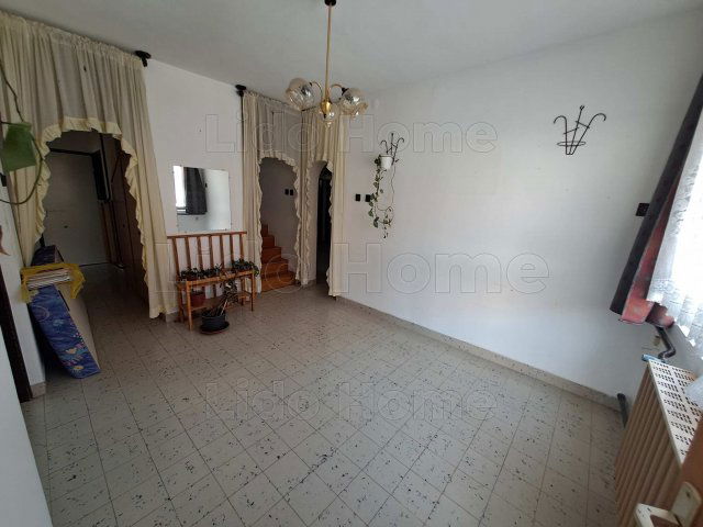 Eladó családi ház, Lentiben 38 M Ft, 8 szobás
