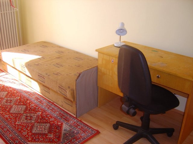Kiadó panellakás, albérlet, Pécsett, Szigeti úton 70 E Ft / hó