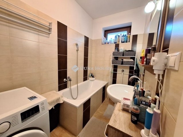 Eladó családi ház, Kecskeméten 99.9 M Ft, 6 szobás