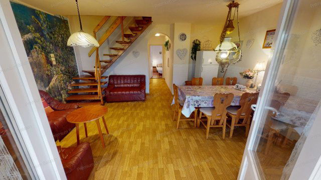 Eladó nyaraló, Balatonmáriafürdőn 69.99 M Ft, 3+2 szobás