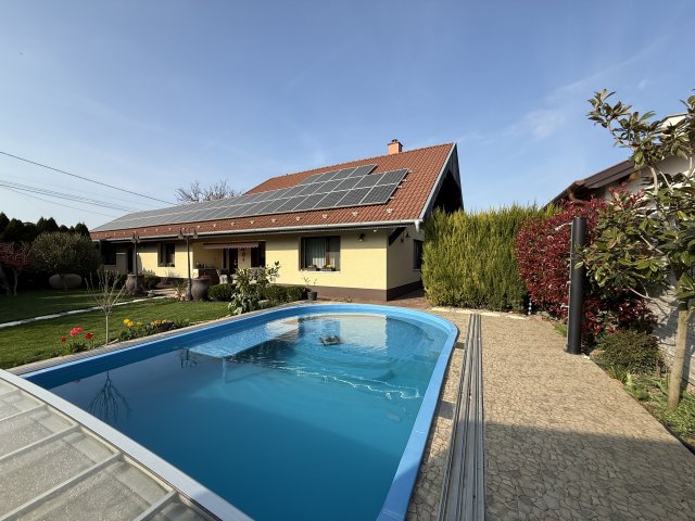 Eladó családi ház, Győrzámolyon 215 M Ft, 2 szobás