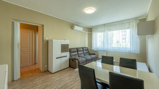 Eladó panellakás, Budapesten, XXI. kerületben, Szent István úton