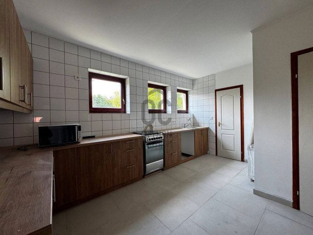 Eladó családi ház, Biatorbágyon 249.9 M Ft, 4 szobás