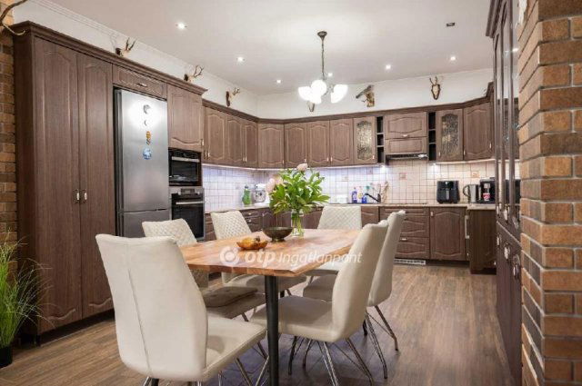 Eladó családi ház, Ceglédbercelen 104.9 M Ft, 3 szobás