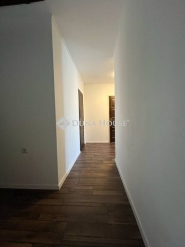 Eladó családi ház, Zalaegerszegen 89.9 M Ft, 5 szobás