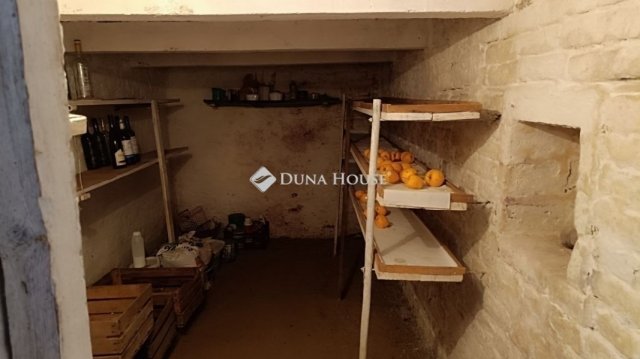 Eladó családi ház, Zsámbokon 28.9 M Ft, 3 szobás