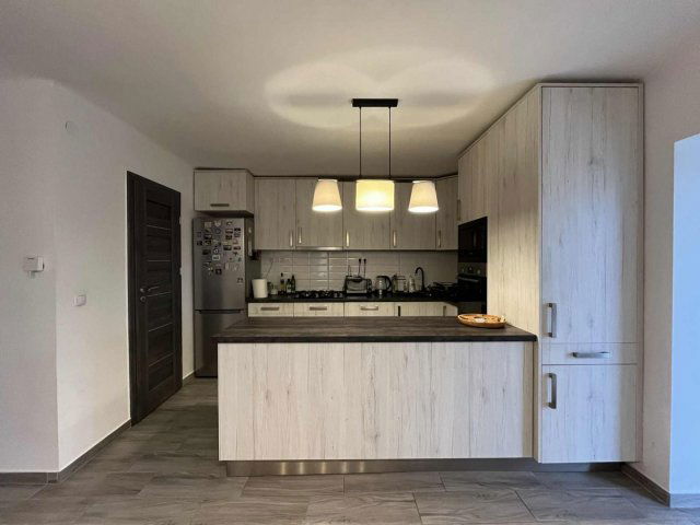 Eladó családi ház, Egerben 134.9 M Ft, 6 szobás