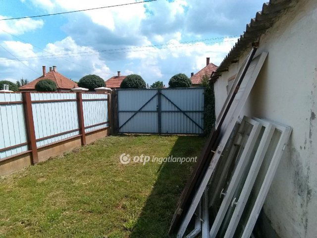 Eladó családi ház, Hajdúböszörményen 35 M Ft, 1+1 szobás