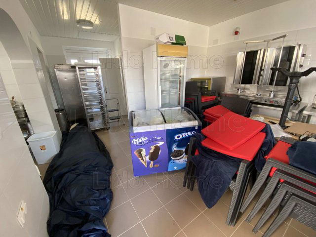 Kiadó üzlethelyiség, Balatonszemesen 300 E Ft / hó, 2 szobás