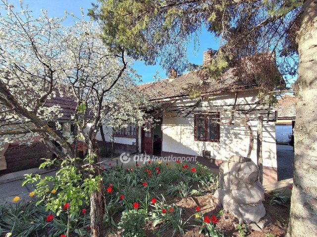 Eladó családi ház, Kunszálláson 28 M Ft, 1+1 szobás