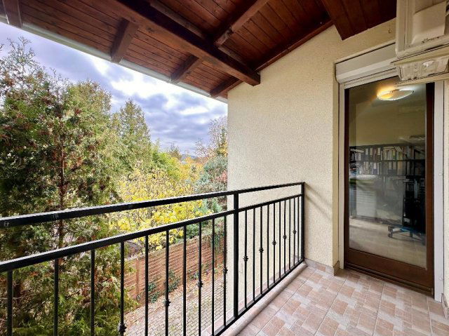 Eladó téglalakás, Budapesten, III. kerületben 99.9 M Ft