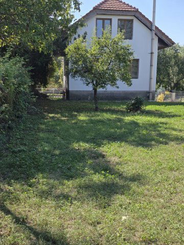 Eladó családi ház, Velencén 108.9 M Ft, 5 szobás