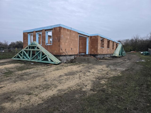 Eladó ikerház, Gárdonyban 97 M Ft, 4 szobás