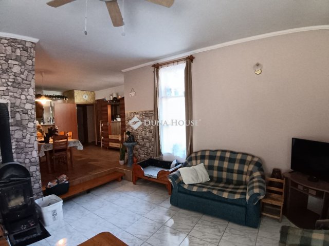 Eladó családi ház, Szomoron 99.9 M Ft, 7 szobás