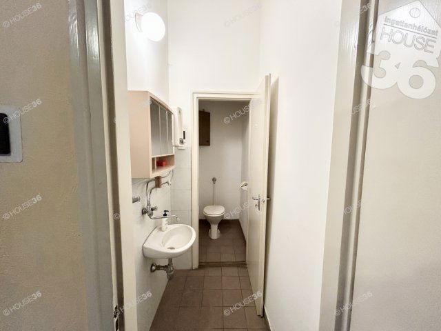 Eladó iroda, Kecskeméten 54.9 M Ft, 3 szobás