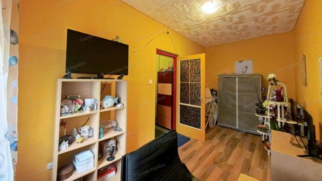 Eladó panellakás, Várpalotán, Mátyás Király utcában 36 M Ft