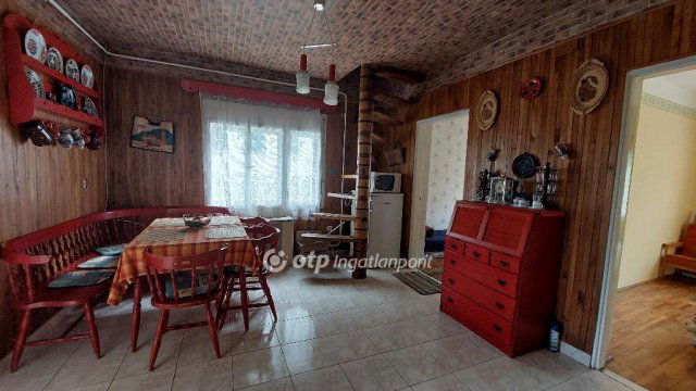 Eladó nyaraló, Mezőkövesden 33 M Ft, 2+3 szobás