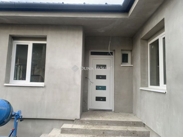 Eladó ikerház, Erdőkertesen 105 M Ft, 5 szobás