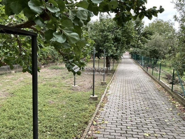 Eladó családi ház, Majosházán 220 M Ft, 4 szobás